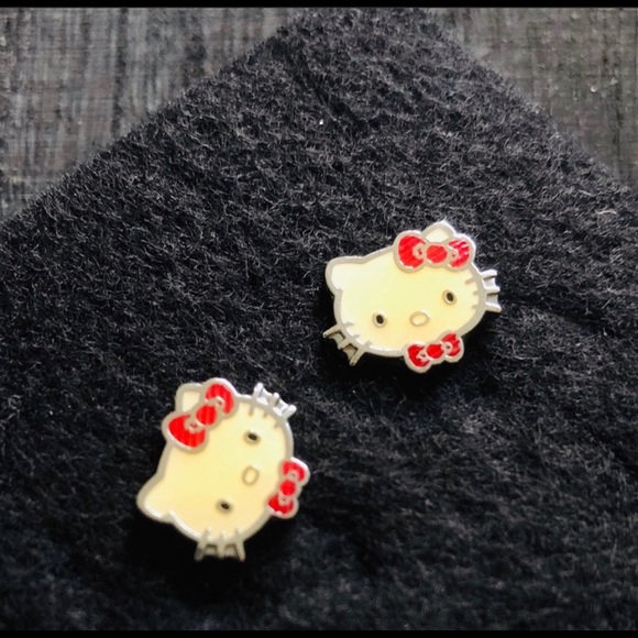 HELLO KITTY EARRINGS - Picture 6 of 7